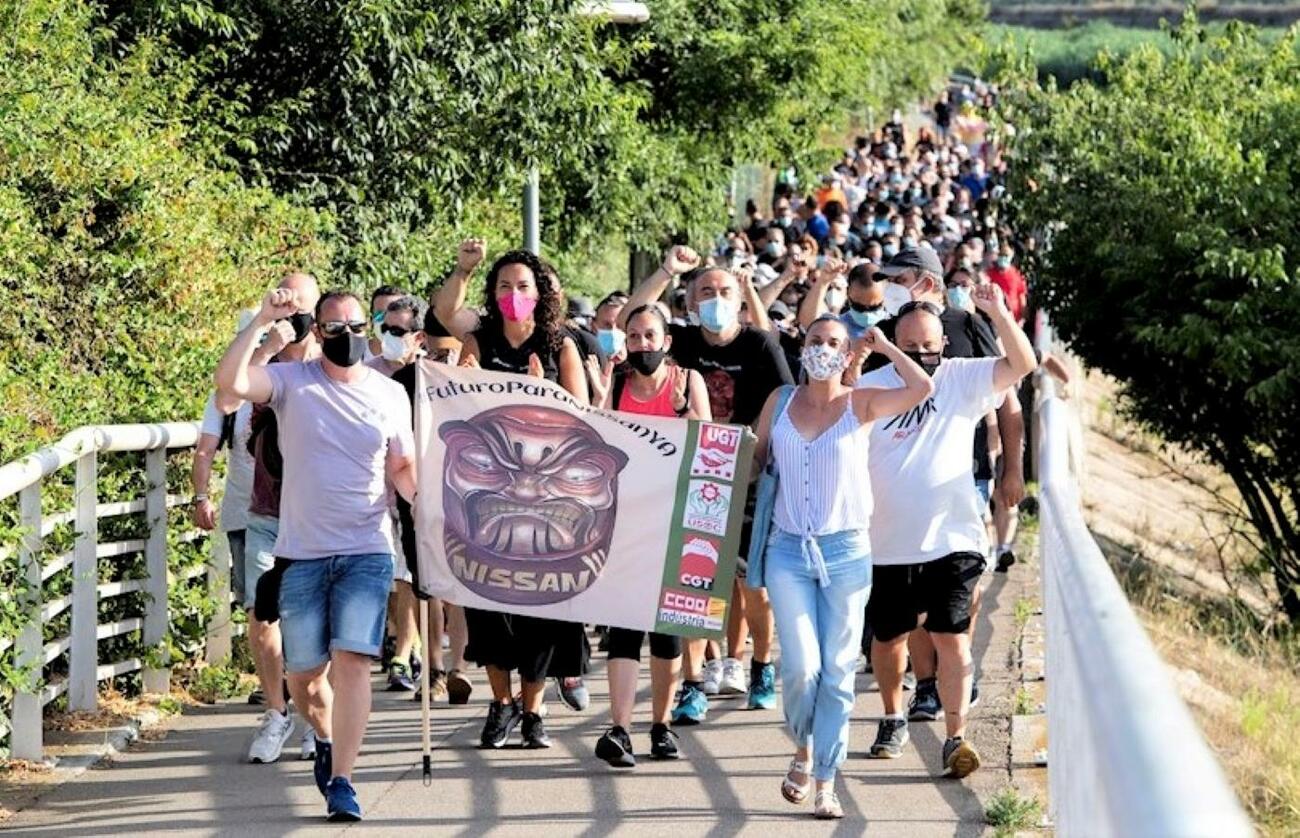 Una de las marchas contra el cierre de Nissan / EFE / MARTA PÉREZ