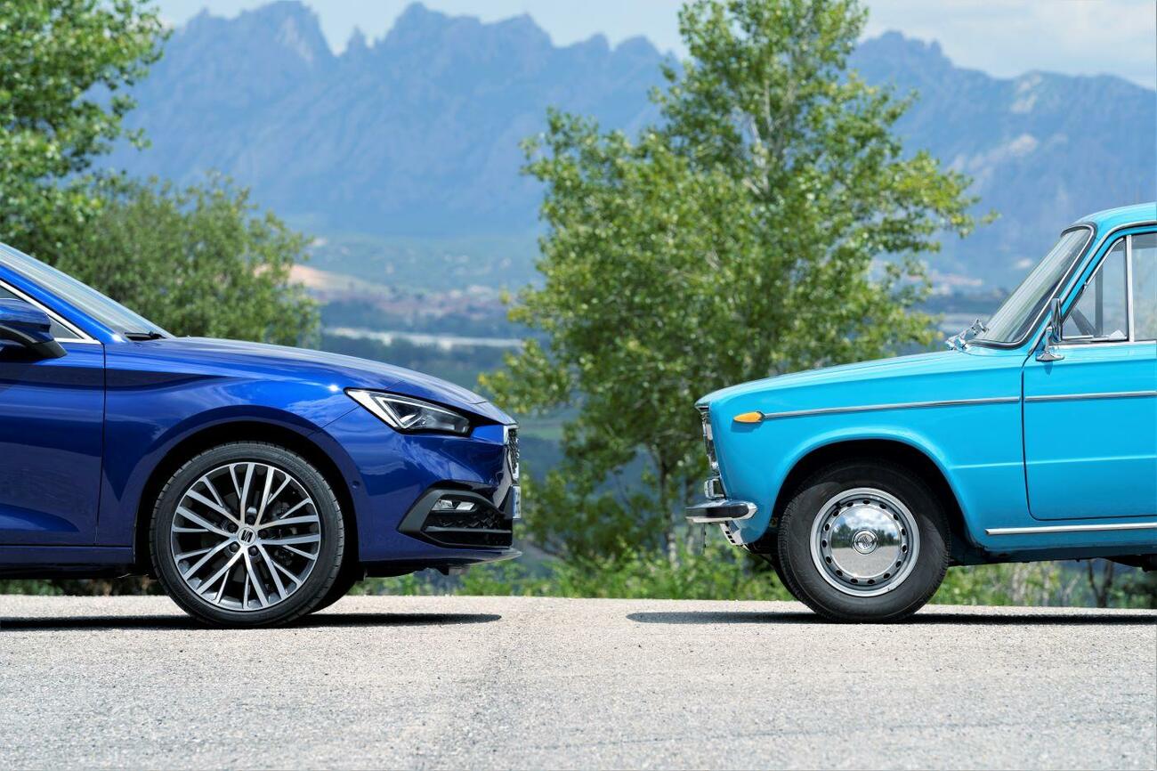 El nuevo Seat León y el viejo Seat 1430, cara a cara