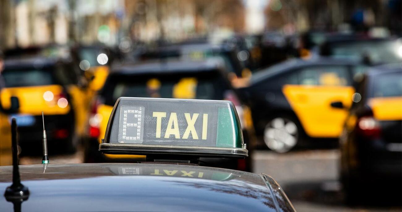 Taxis en las calles de Barcelona / EUROPA PRESS