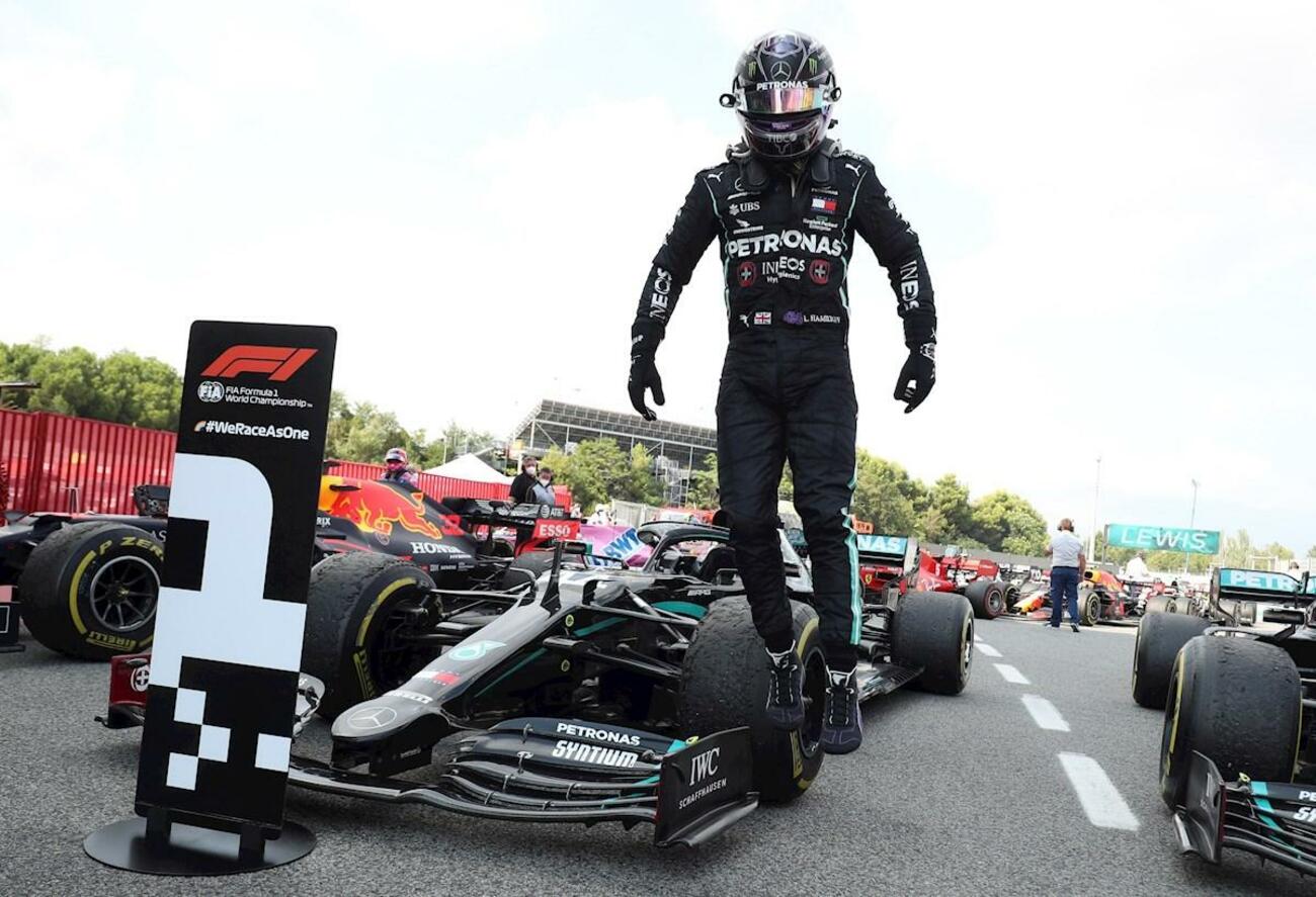 Lewis Hamilton celebra su triunfo en el GP de España de F1 / EFE / EPA / ALBERT GEA Lewis Hamilton celebra su triunfo en el GP de España de F1 / EFE / EPA / ALBERT GEA