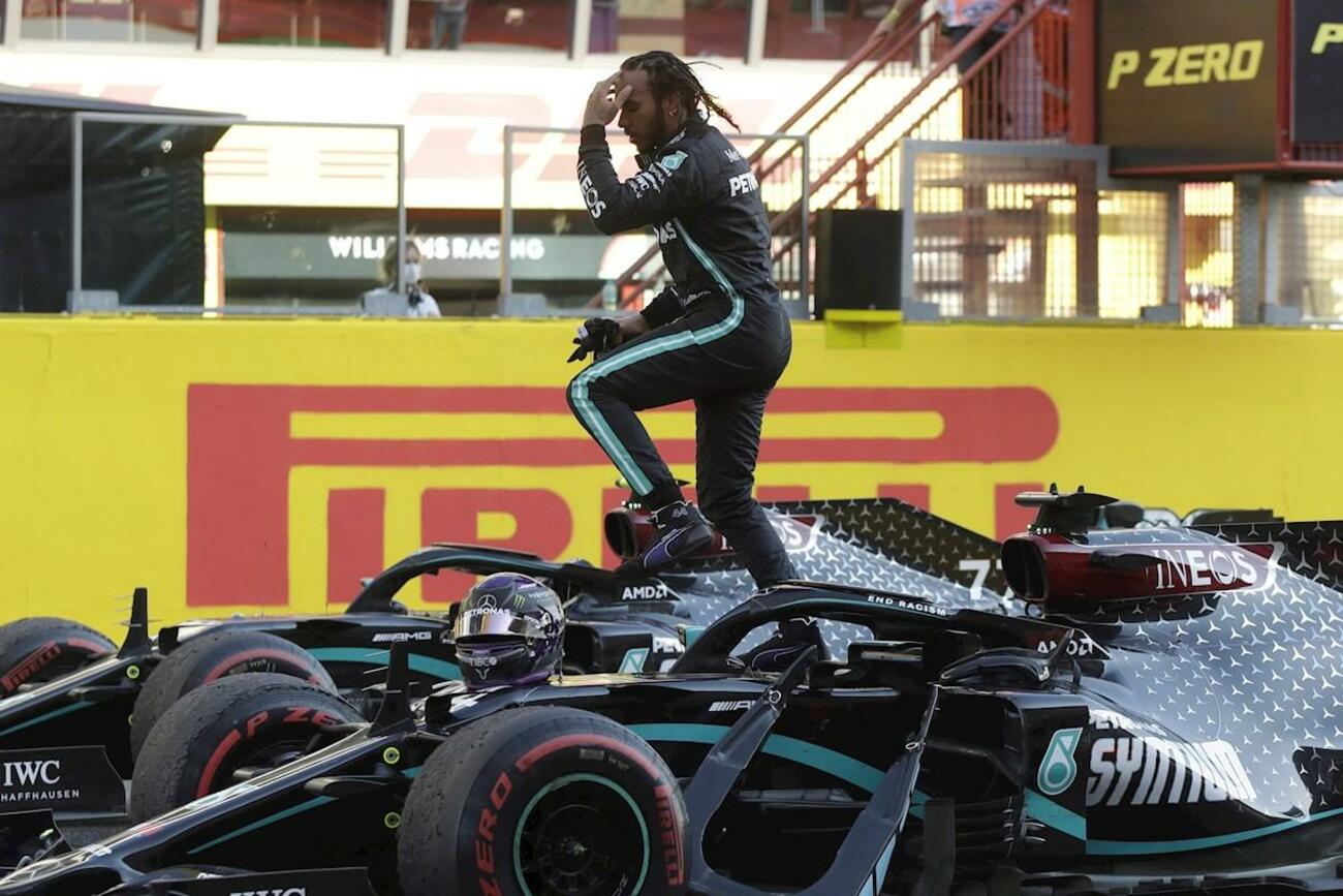Hamilton celebra su victoria en Mugello Hamilton celebra su victoria en Mugello