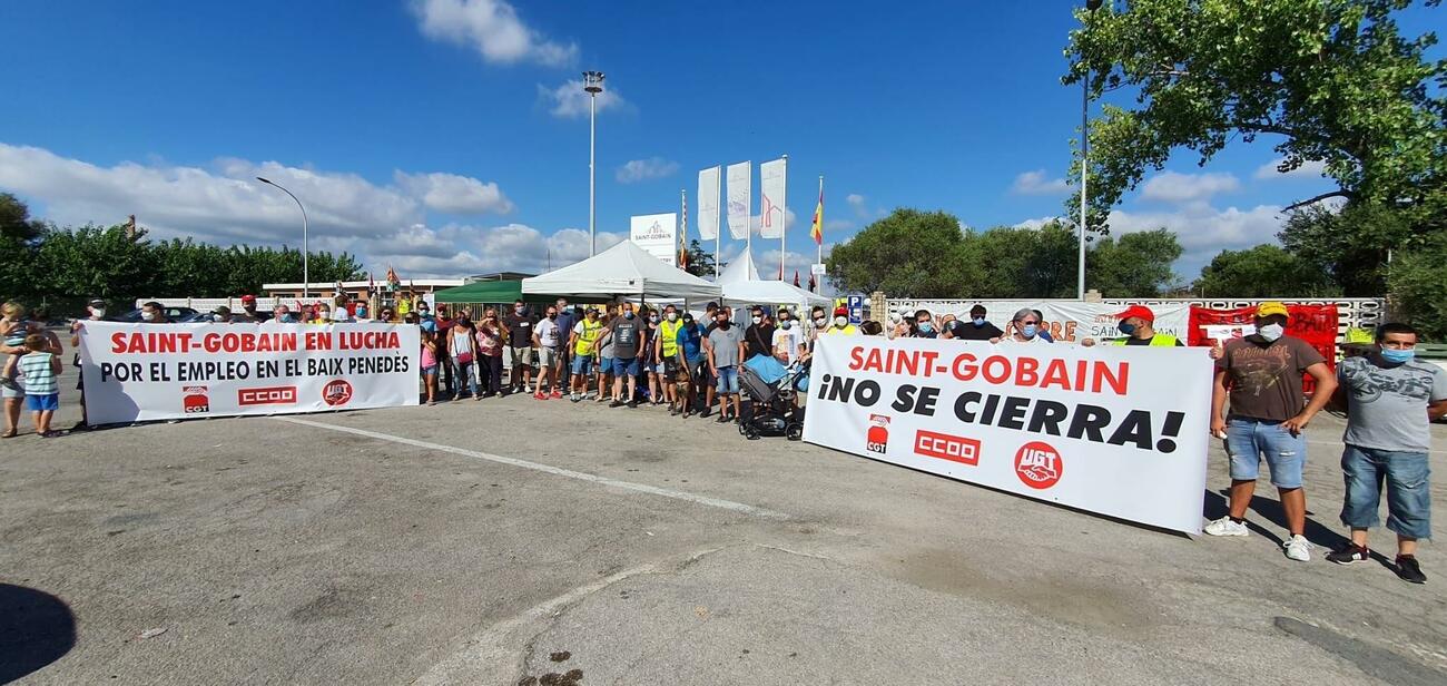 Trabajadores en huelga de Saint Gobain Trabajadores en huelga de Saint Gobain