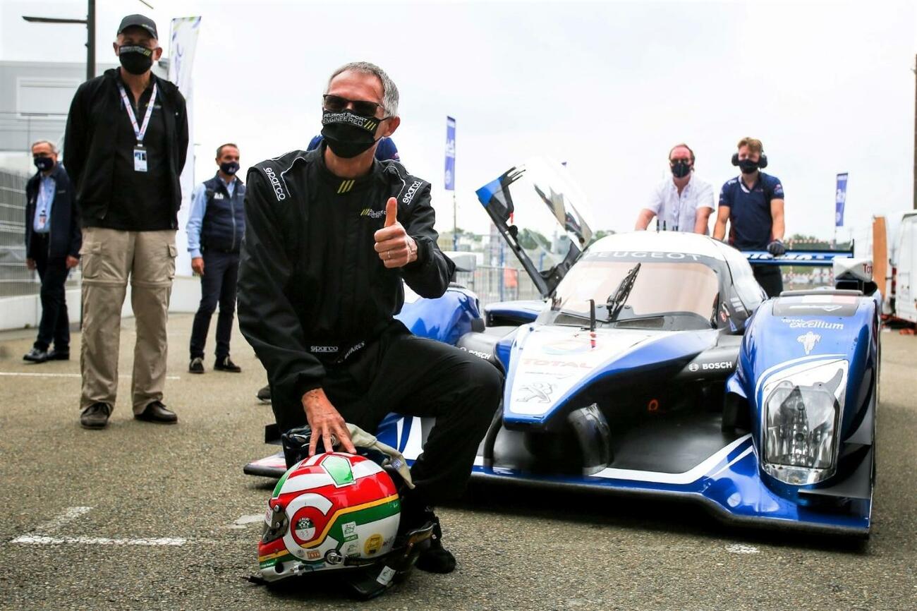 Carlos Tavares con el coche que pilotó en Le Mans / PEUGEOT