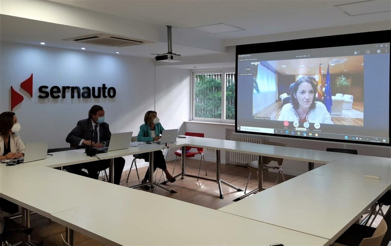 Junta de Sernauto con la ministra de Industria, Reyes Maroto / SERNAUTO