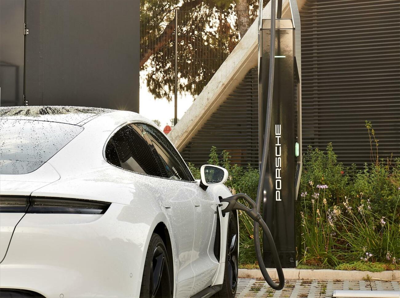 Cargador del Porsche Taycan en Madrid