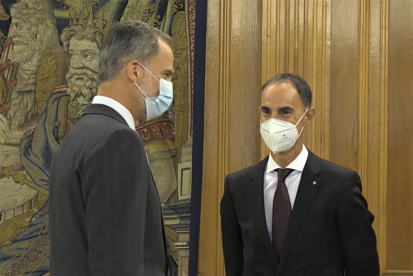 Frank Torres (Nissan Motor Ibérica) conversa con el rey Felipe VI / VIDEO CASA REAL Frank Torres (Nissan Motor Ibérica) conversa con el rey Felipe VI / VIDEO CASA REAL