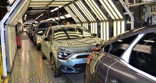 Producción del nuevo modelo Citroën C4 en la planta de Stellantis de Madrid
