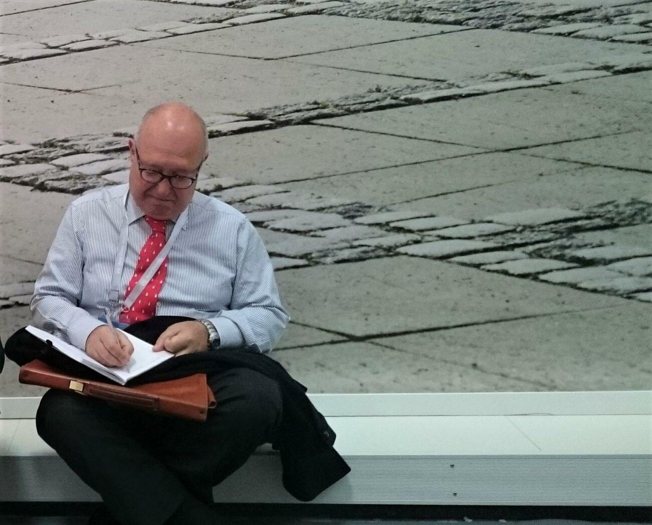 El periodista Sergio Piccione, en acción en el Salón del Automóvil de Pekín El periodista Sergio Piccione, en acción en el Salón del Automóvil de Pekín