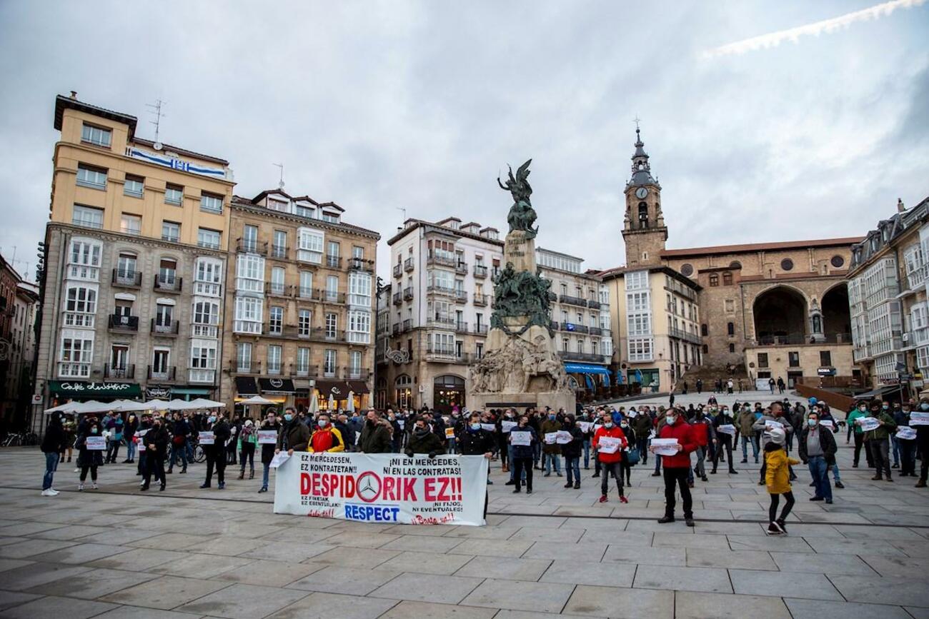 Protesta de trabajadores de Mercedes de Vitoria y de subcontratas / EFE / DAVID AGUILAR