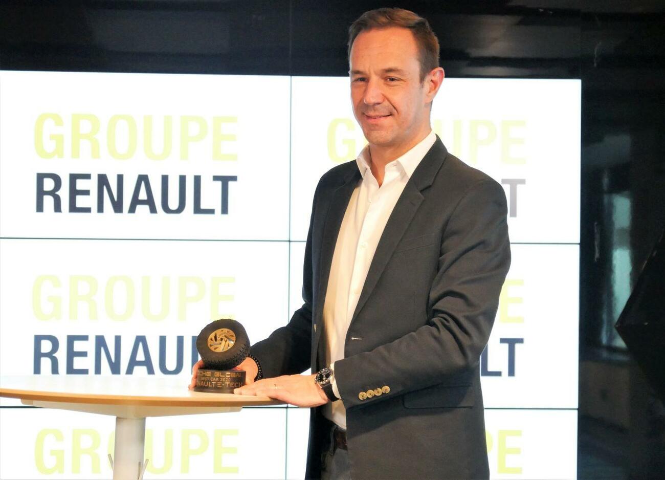 Sébastien Guigues, director comercial de Renault Iberia, recibe el Premio Best Car Coche Global