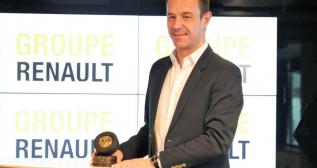 Sébastien Guigues, director comercial de Renault Iberia, recibe el Premio Best Car Coche Global