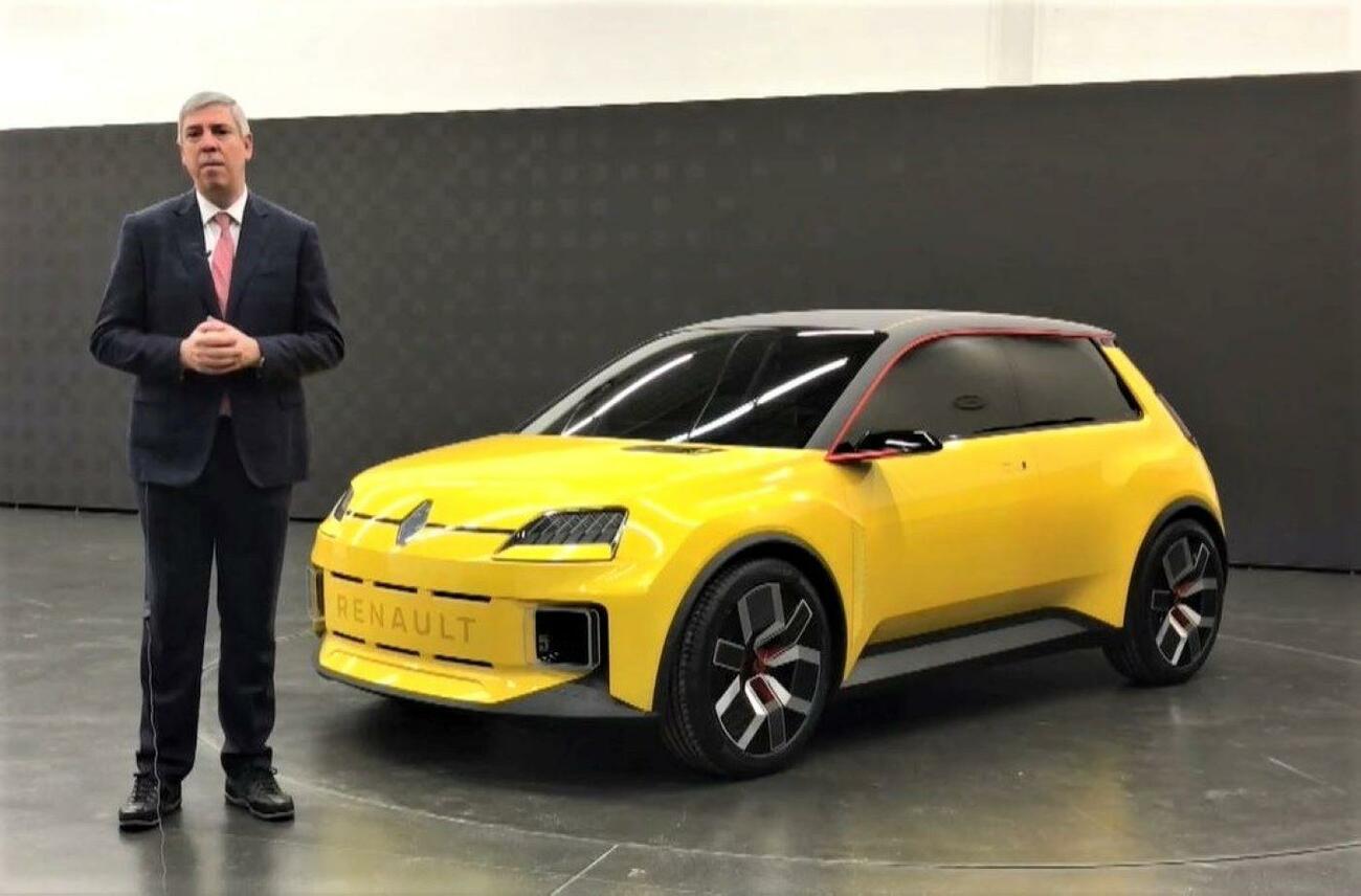 José Vicente de los Mozos, junto al Renault 5 eléctrico / FACONAUTO José Vicente de los Mozos, junto al Renault 5 eléctrico / FACONAUTO