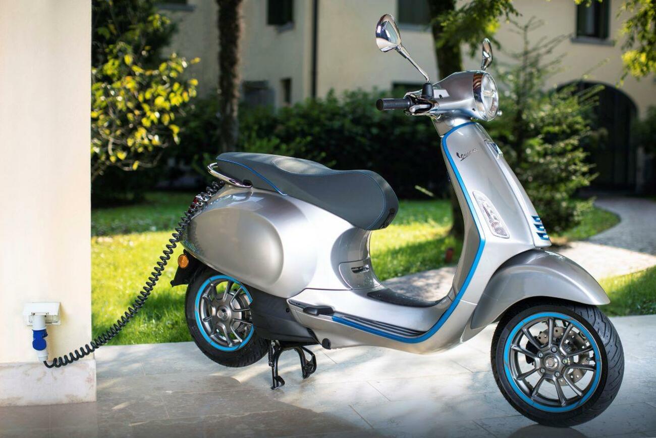 Modelo de moto eléctrica Vespa de Piaggio