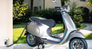 Modelo de moto eléctrica Vespa de Piaggio Modelo de moto eléctrica Vespa de Piaggio