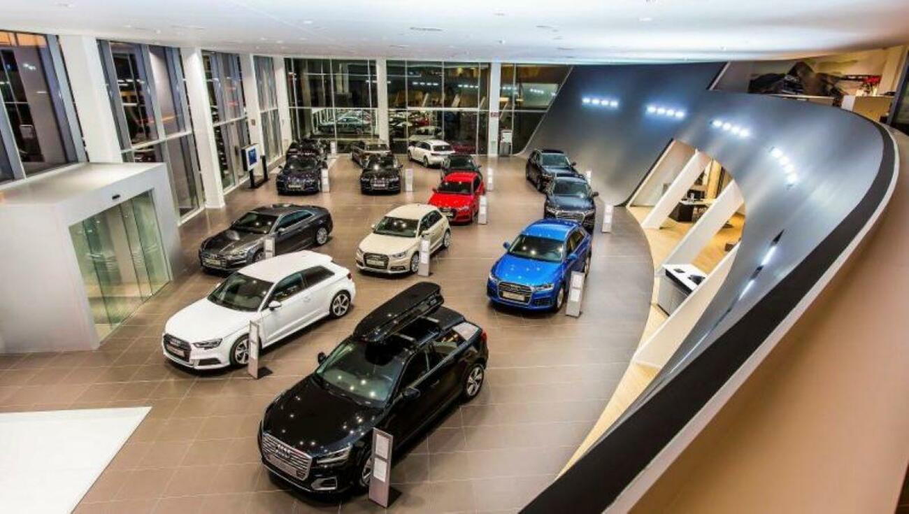 Concesionario con coches a la venta / EFE Concesionario con coches a la venta / EFE