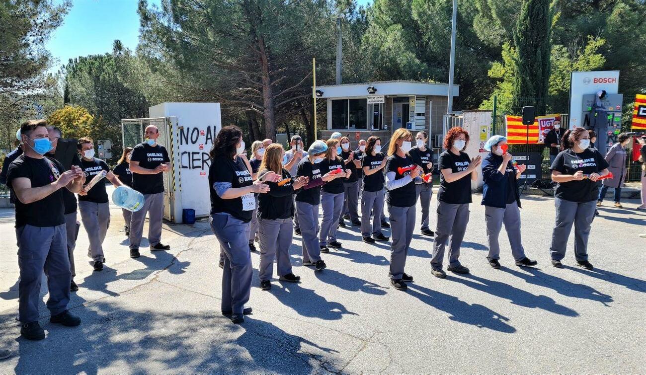 Trabajadores afectados por el cierre de la fábrica de Bosch de Lliçà d'Amunt / CCOO Trabajadores afectados por el cierre de la fábrica de Bosch de Lliçà d'Amunt / CCOO