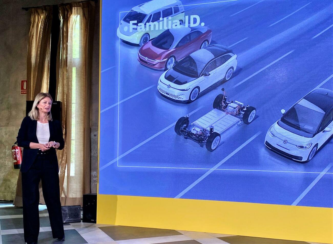 Laura Ros, directora de Volkswagen Audi España, explica la ofensiva eléctrica / AM
