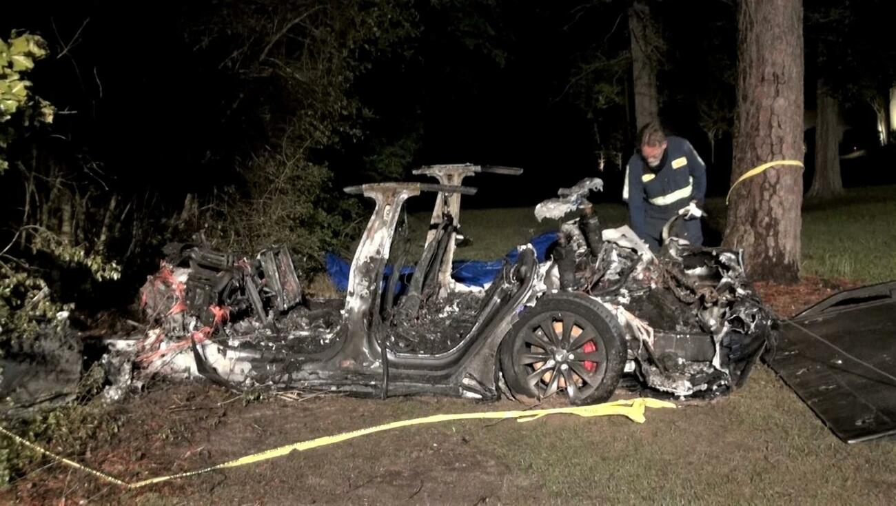 Accidente con dos muertos de un Tesla en modo Autopilot / MATT DOUGHERTY / KHOU 11 Accidente con dos muertos de un Tesla en modo Autopilot / MATT DOUGHERTY / KHOU 11
