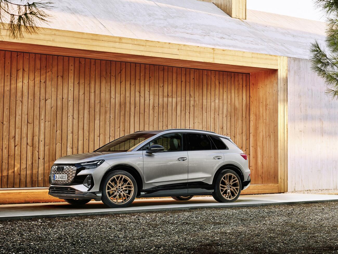 Audi Q4 e-tron / AUDI