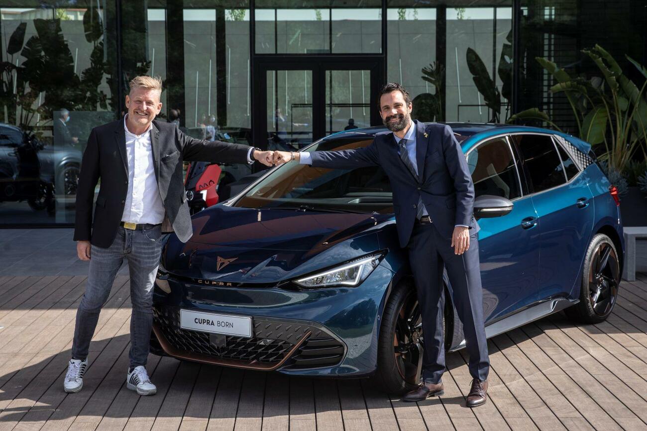 El presidente de Seat, Wayne Griffiths, con el consejero de Empresa, Roger Torrent