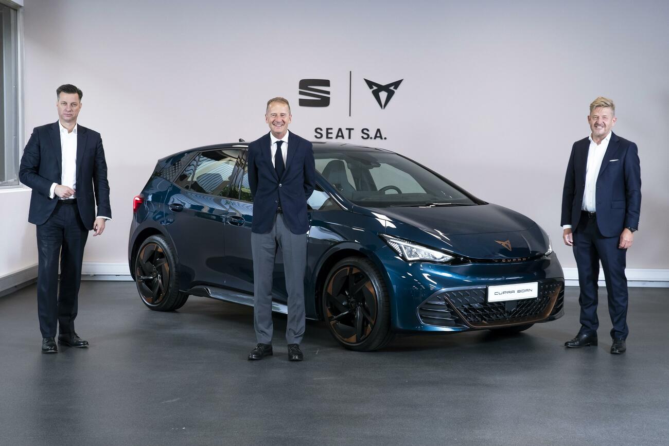 Schmall, Diess y Griffiths antes del consejo de Seat