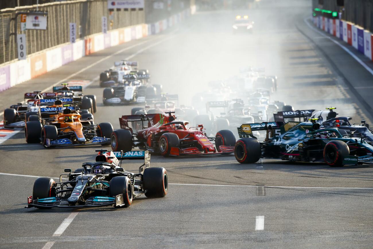 Hamilton pierdo el control en el GP de F1 de Bakú / XAVI BONILLA / AFP7 / EP