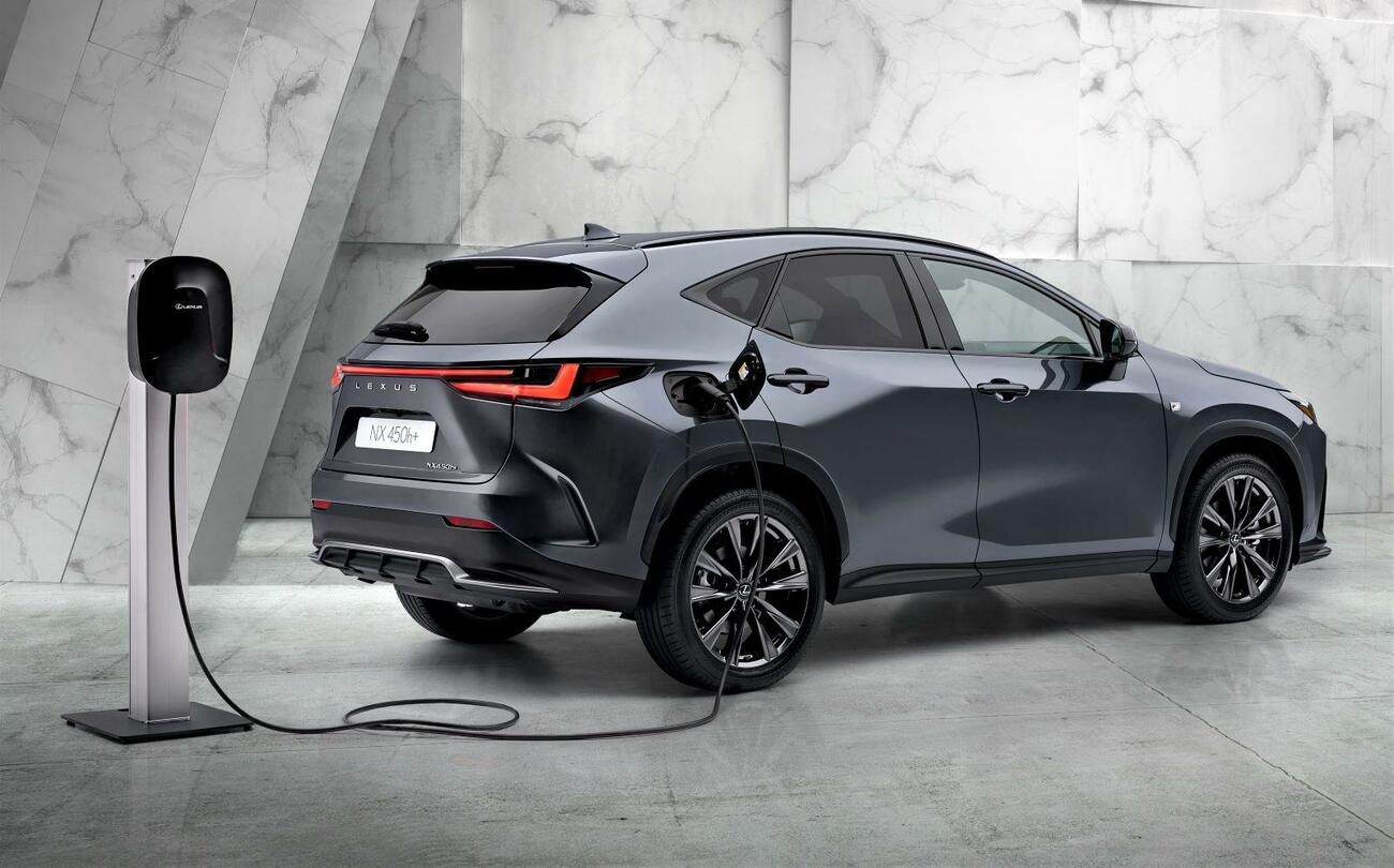 Nuevo Lexus NX, su primer hibrido enchufable / LEXUS