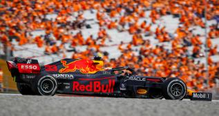 Max Verstappen junto a sus fans en el GP de F1 de Austria / FLORENT GOODEN / AFP7 / EUROPA PRESS