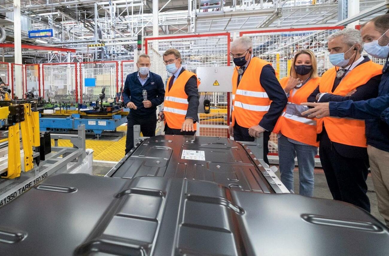 El presidente gallego visita Stellantis Vigo / DAVID CABEZÓN / XUNTA