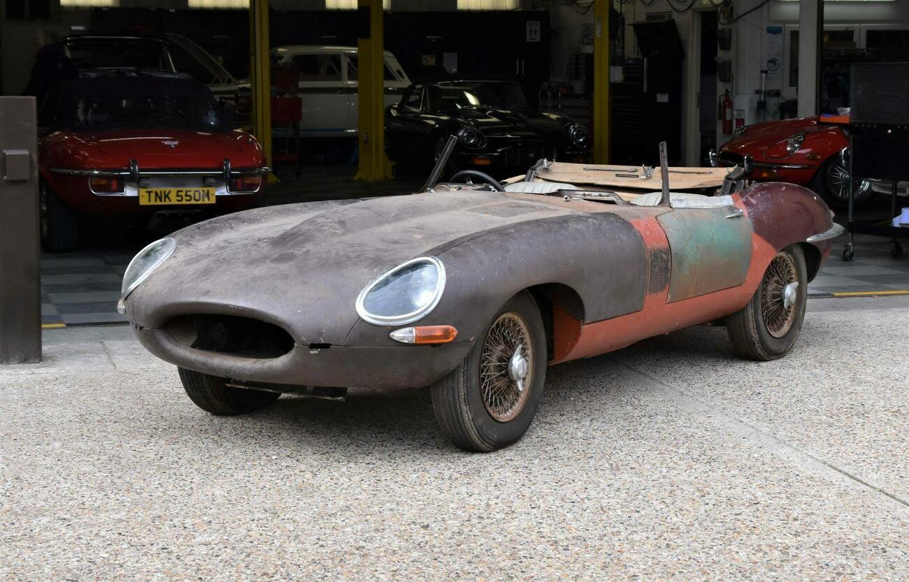 Jaguar E-Type en restauración / E-TYPE UK