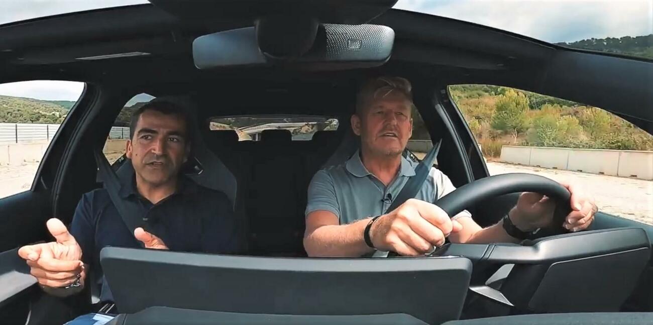 Wayne Griffiths prueba el Cupra Born con Jordi Gené Wayne Griffiths prueba el Cupra Born con Jordi Gené