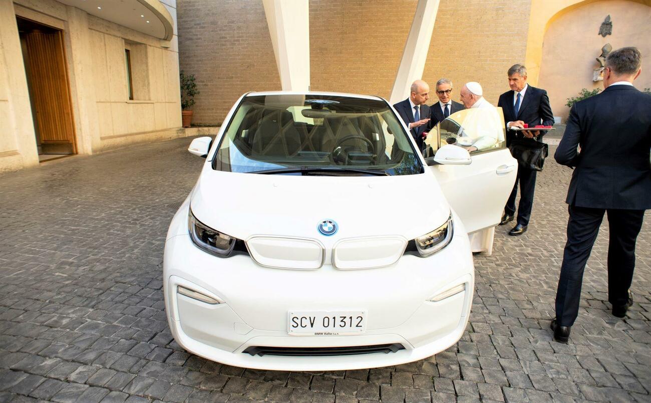 Nuevo BMW i3 eléctrico cedido al Papa Nuevo BMW i3 eléctrico cedido al Papa