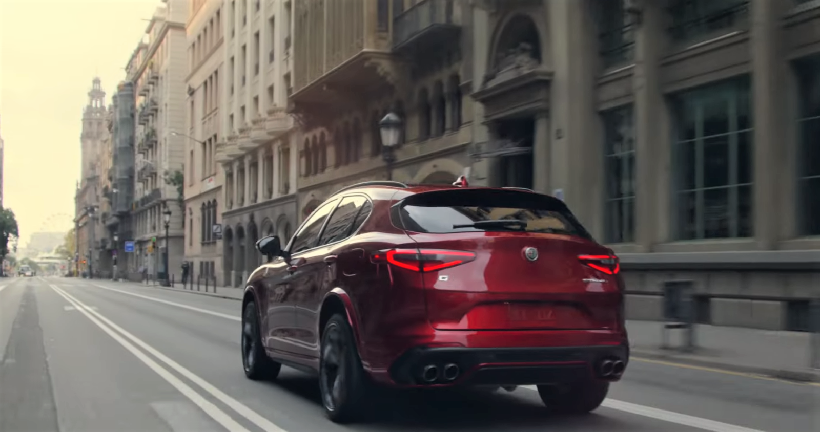 Alfa Romeo Stelvio en un spot grabado en Barcelona