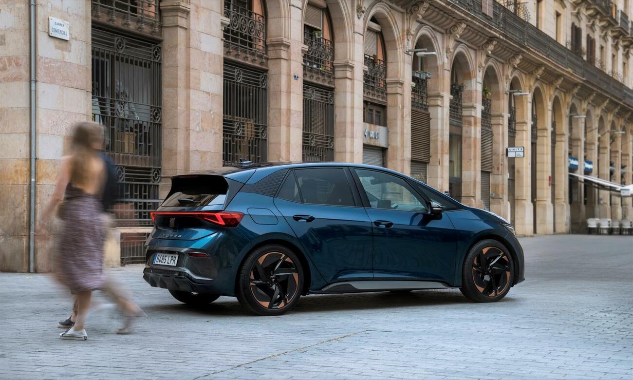 El CUPRA Born en el barrio de Barcelona que le da nombre / CUPRA