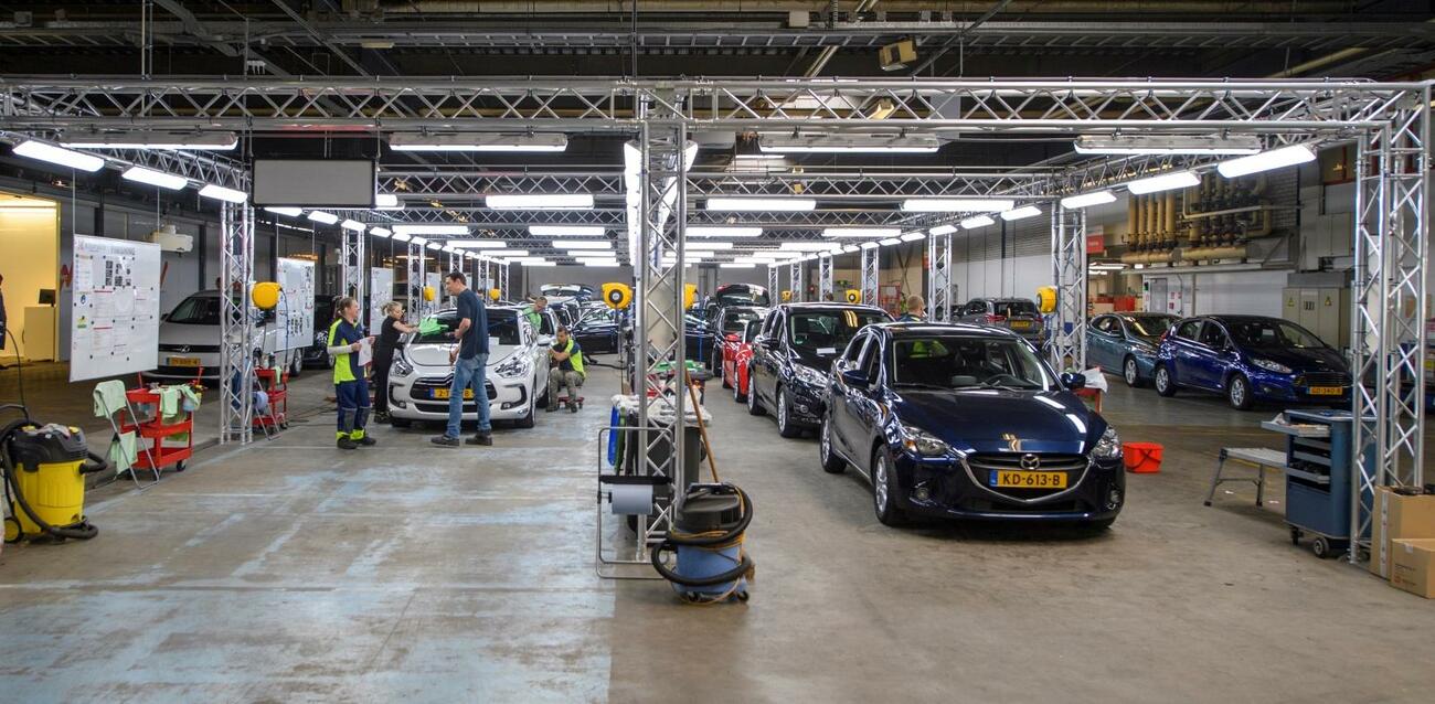 Taller de vehículos de renting de LeasePlan, ahora Ayvens