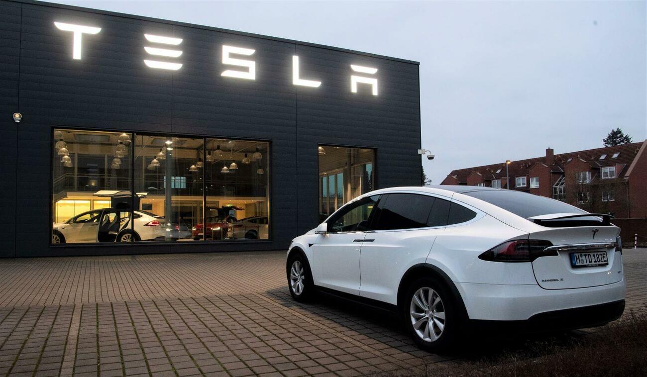 Un concesionario de Tesla / JULIAN STRATENSCHULTE / DPA Un concesionario de Tesla / JULIAN STRATENSCHULTE / DPA
