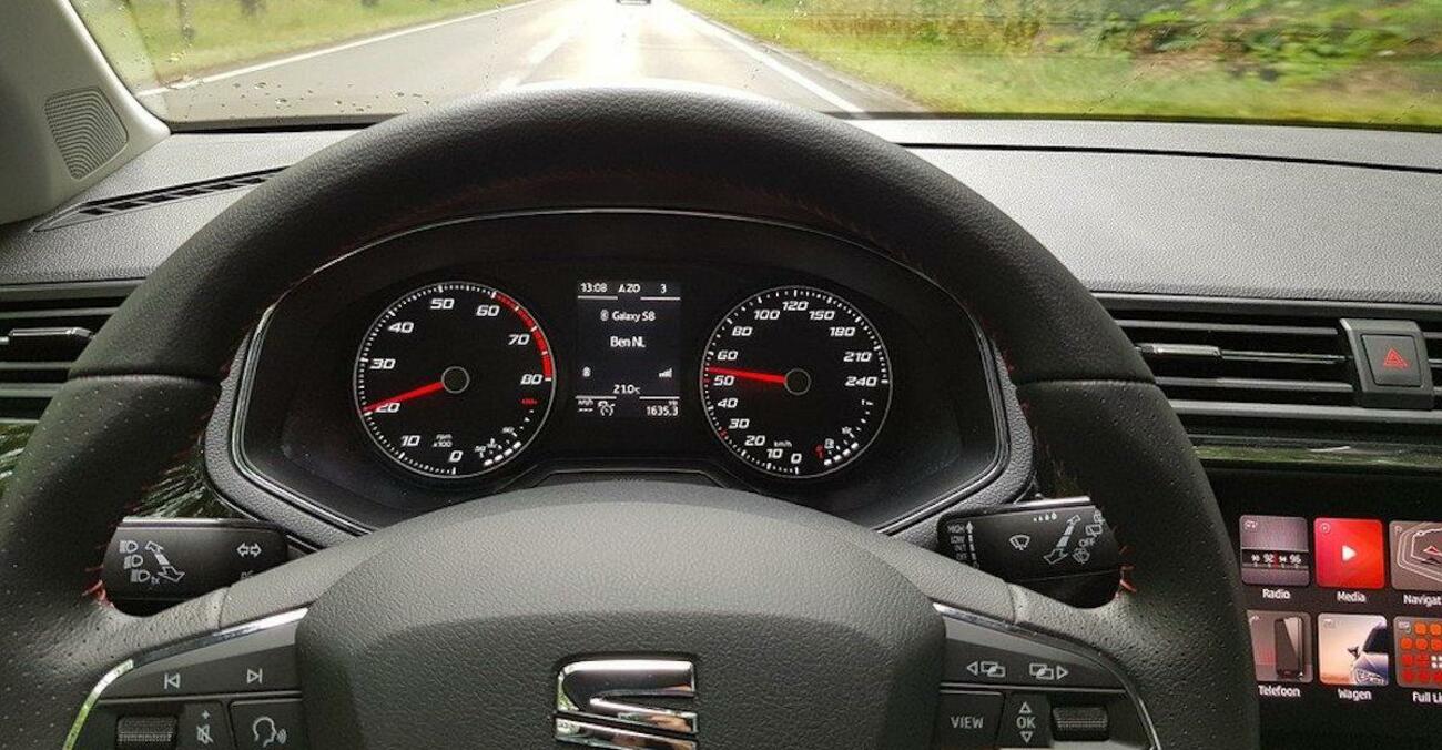 Vista interior desde un Seat Ibiza