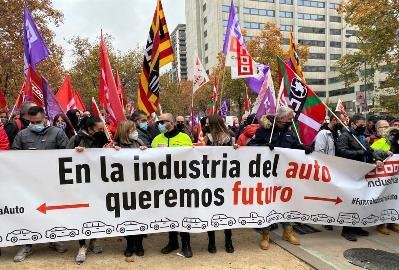Protesta de CCOO frente al Ministerio de Industria / A.M.