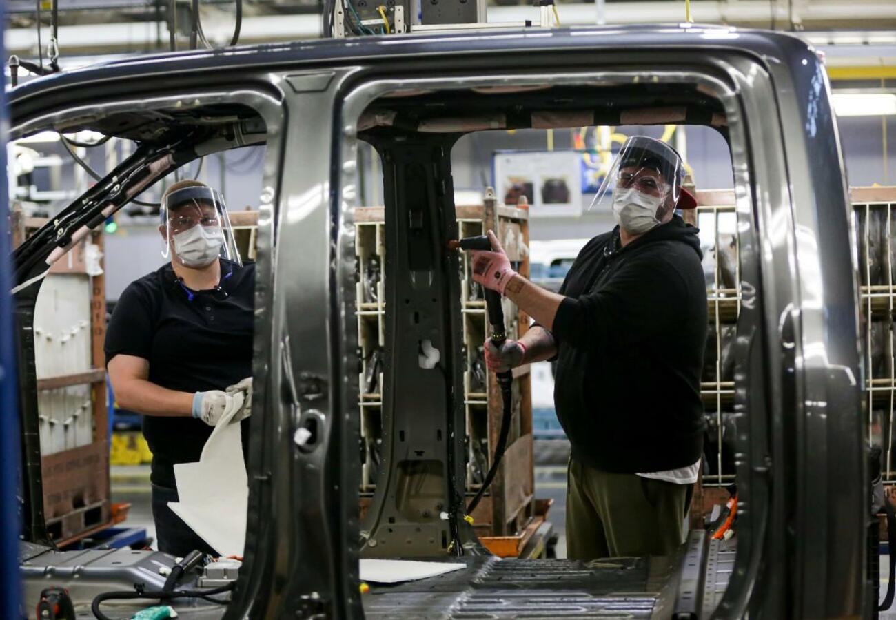 Trabajadores en la planta de Ford en Dearborn (EEUU) / FORD Trabajadores en la planta de Ford en Dearborn (EEUU) / FORD