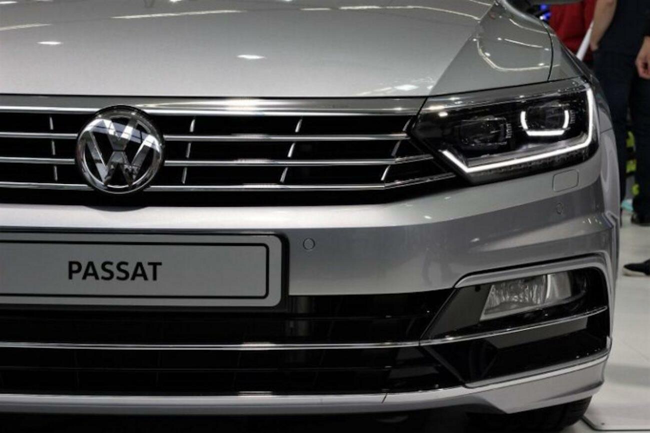 Detalle del frontal de un Passat