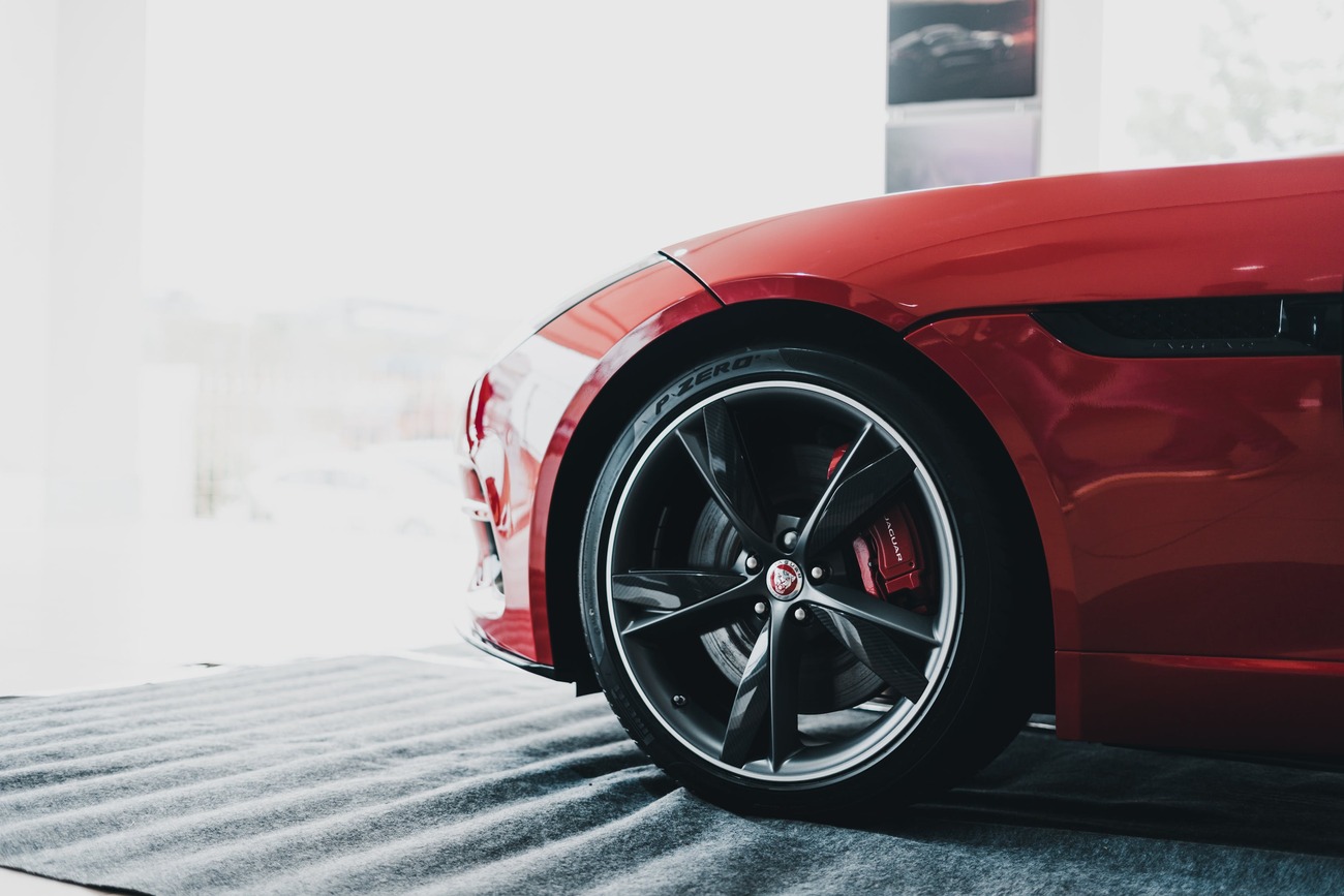 Sistema de frenos de un Jaguar / PEXELS Sistema de frenos de un Jaguar / PEXELS