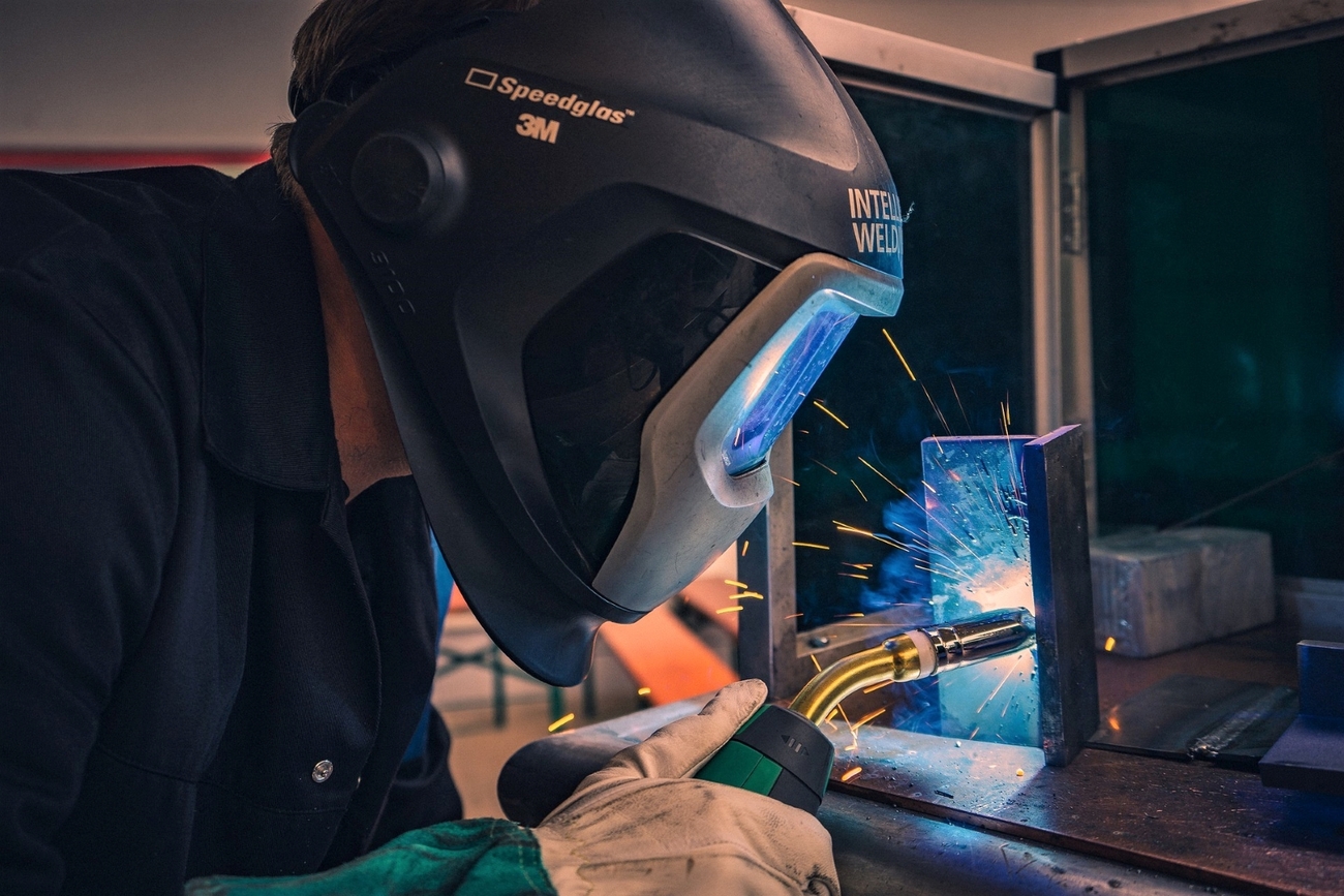 Un operario trabaja en una soldadura / PIXABAY Un operario trabaja en una soldadura / PIXABAY