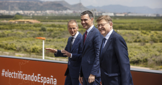 Herbert Diess (VW), Pedro Sánchez y Ximo Puig, en Sagunto