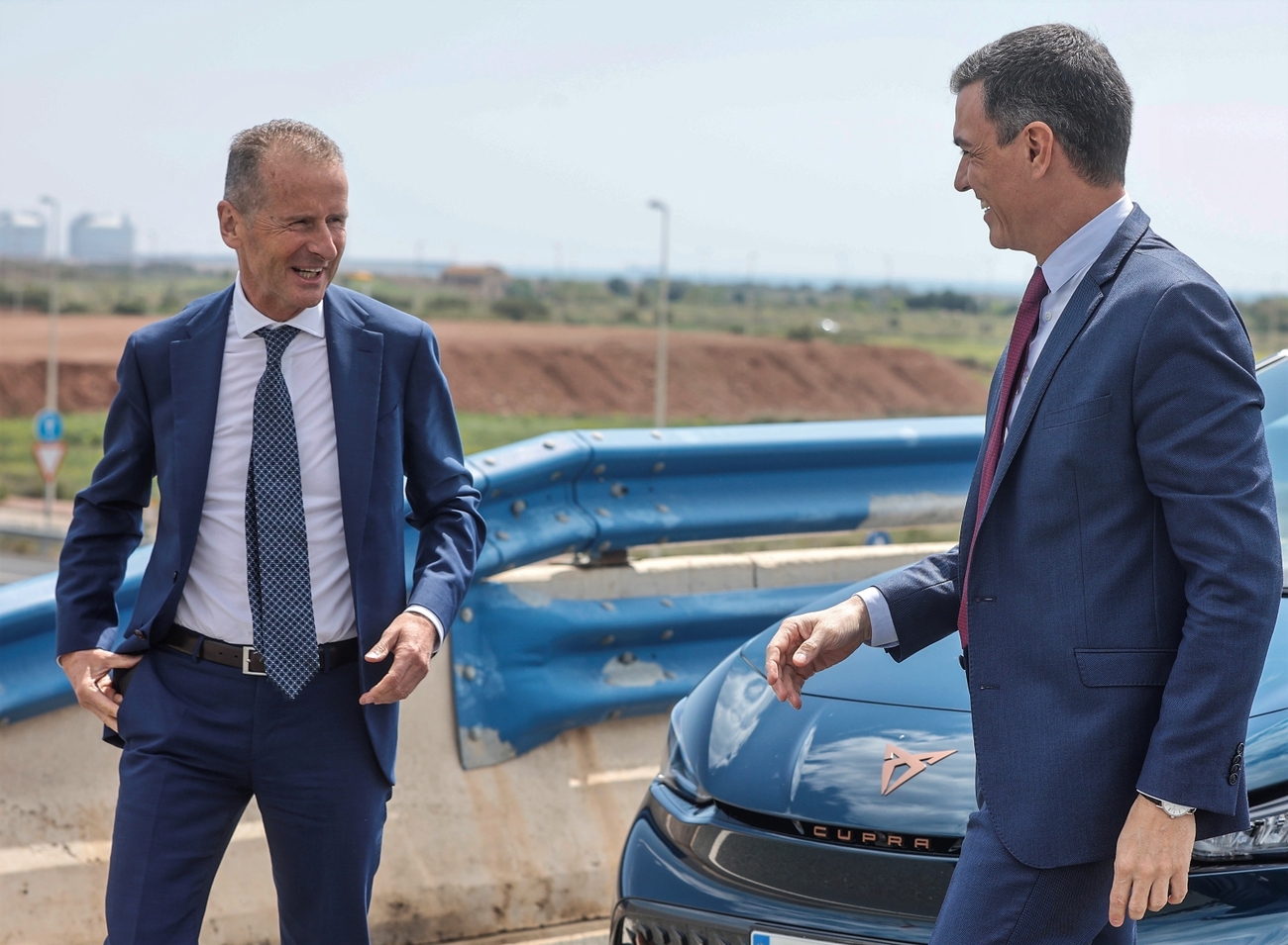 Herbert Diess (Volkswagen) y Pedro Sánchez en Sagunto / ROBER SOLSONA / EUROPA PRESS Herbert Diess (Volkswagen) y Pedro Sánchez en Sagunto / ROBER SOLSONA / EUROPA PRESS