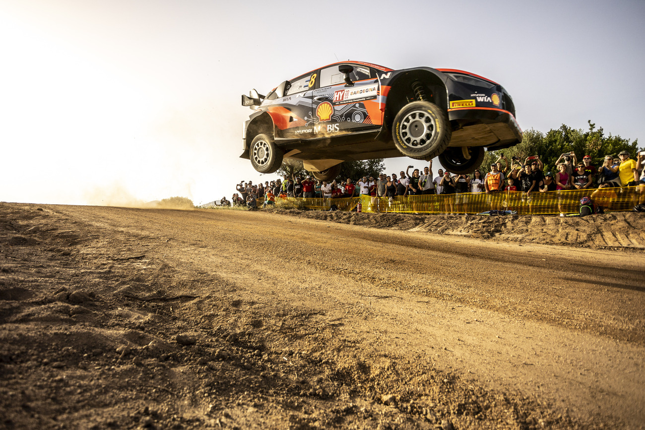 El piloto Tanak en el Rally de Cerdeña / NIKOS KATIKIS / EUROPA PRESS