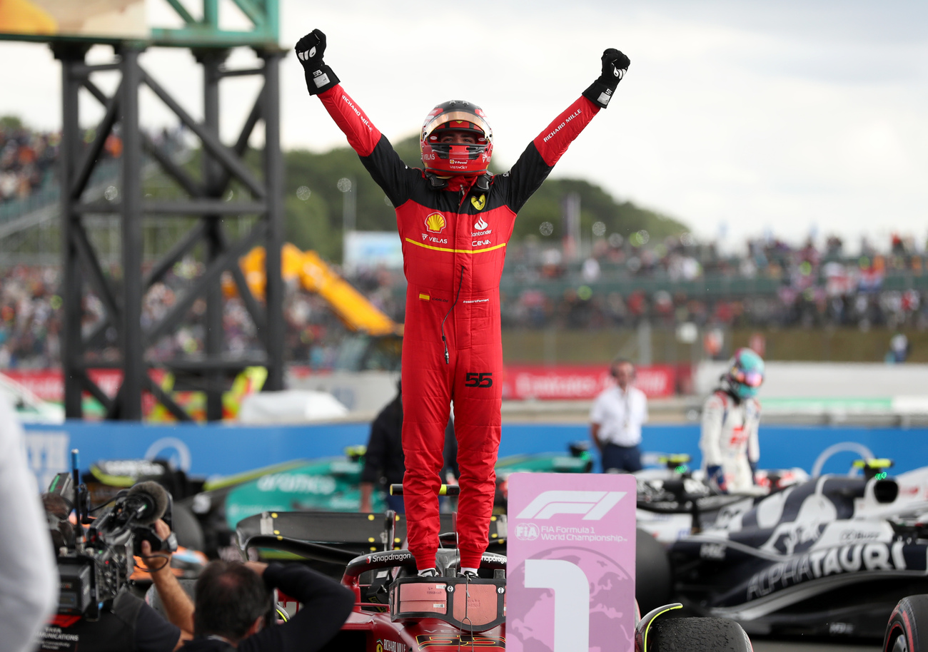 Carlos Sainz celebra su primera victoria en la F1 en Silverstone / BRADLEY COLLYER / DPA