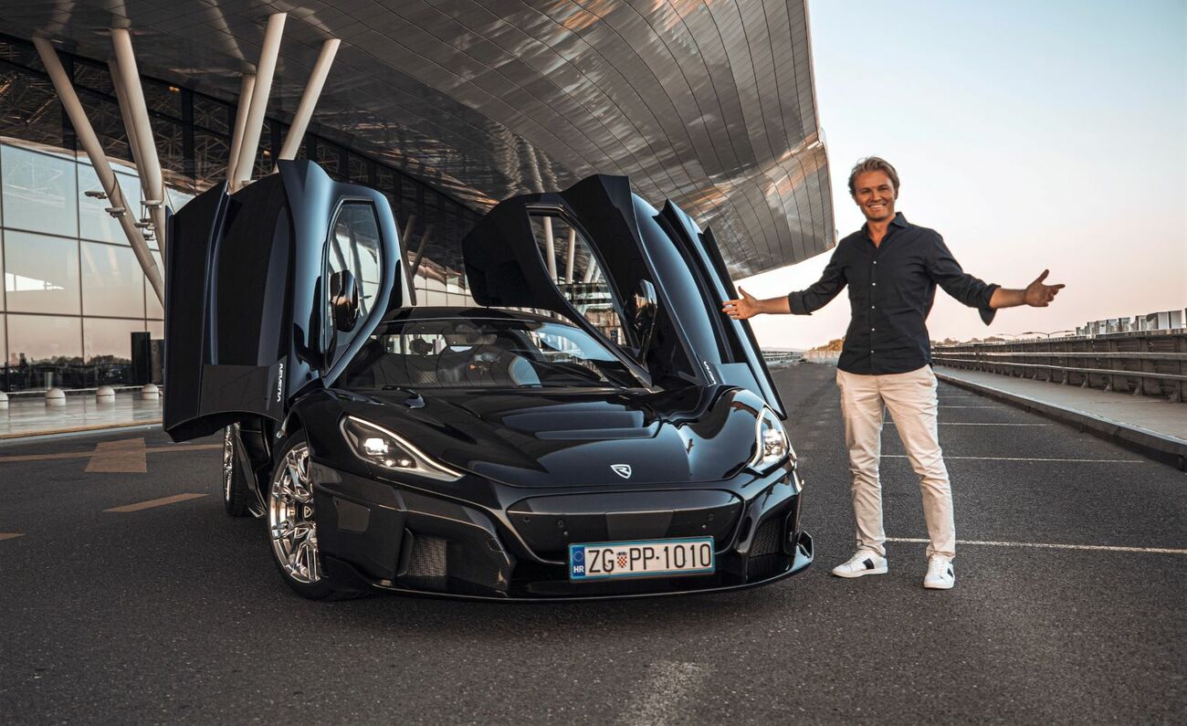 Nico Rosberg junto a un Rimac Nevera como el suyo / RIMAC