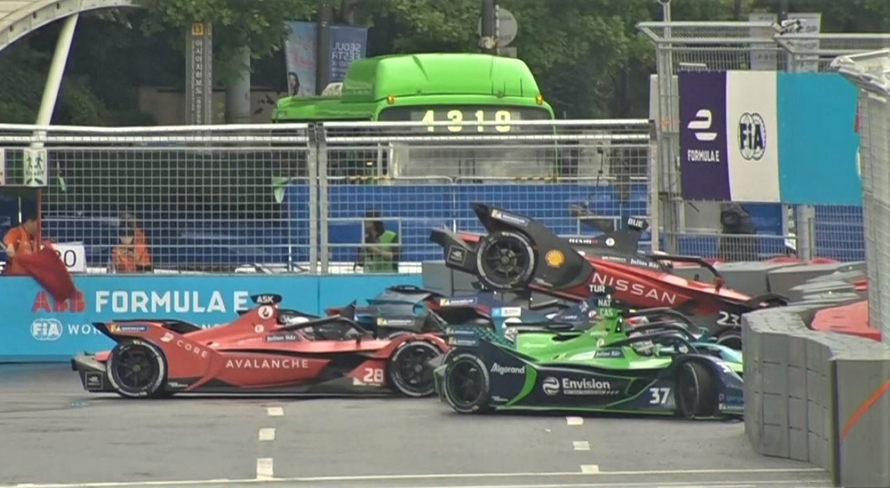 Montonera de coches en la Fórmula E / EUROSPORT / DAZN