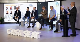 Mesa sobre industria en Auto Mobility Trends / LUIS MIGUEL AÑÓN Mesa sobre industria en Auto Mobility Trends / LUIS MIGUEL AÑÓN