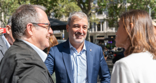 Jaume Collboni junto a Reyes Maroto y Toni Fuentes / LUIS MIGUEL AÑÓN